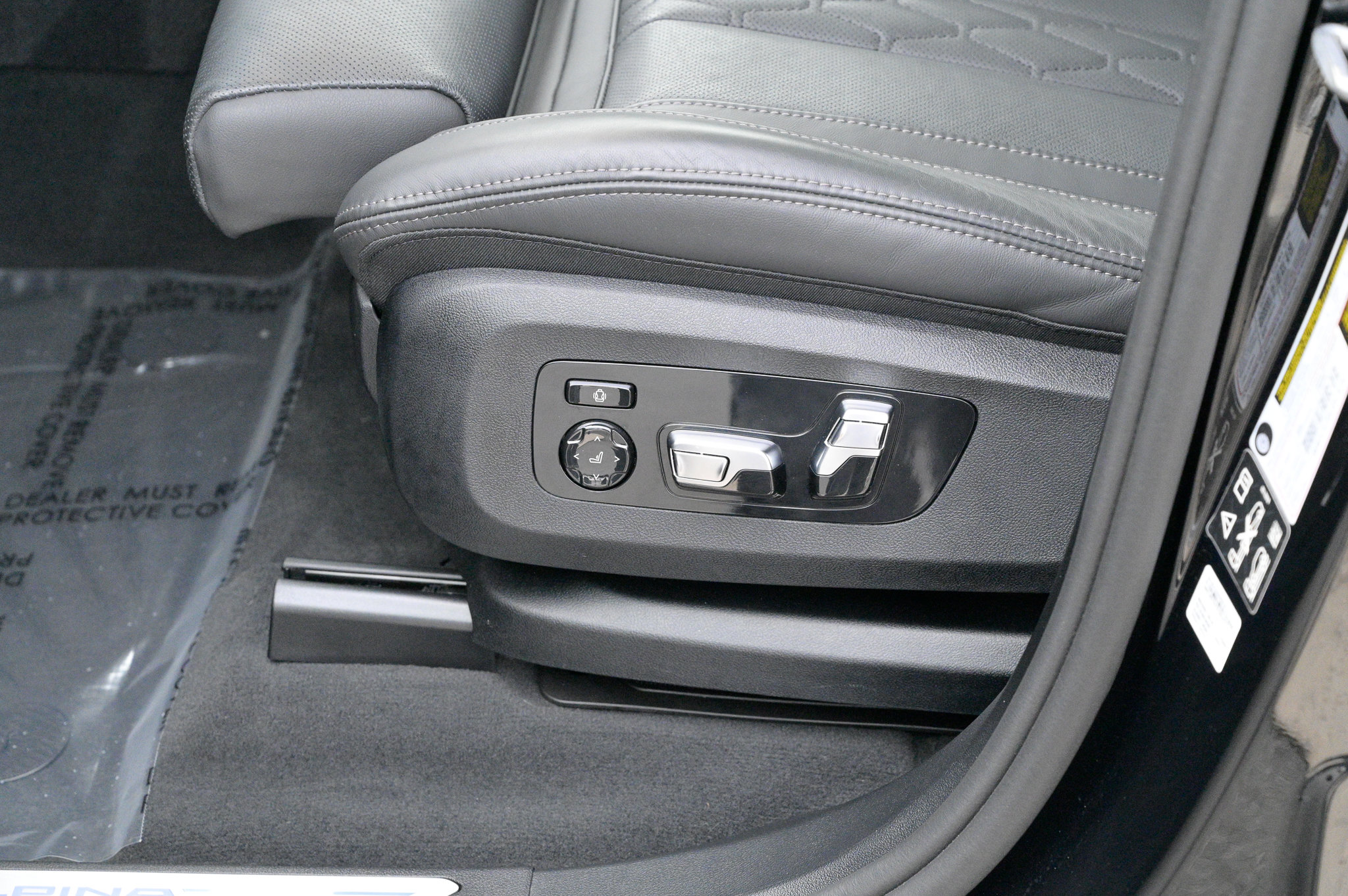 Used 2025 BMW ALPINA XB7 image 18