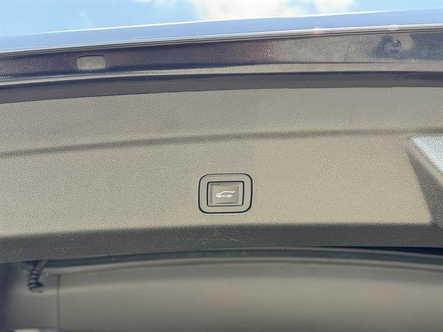 Used 2024 Cadillac Escalade Sport Platinum AWD/4WD image 7