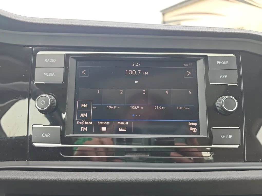 Used 2019 Volkswagen Jetta SE w/ Cold Weather Package image 27