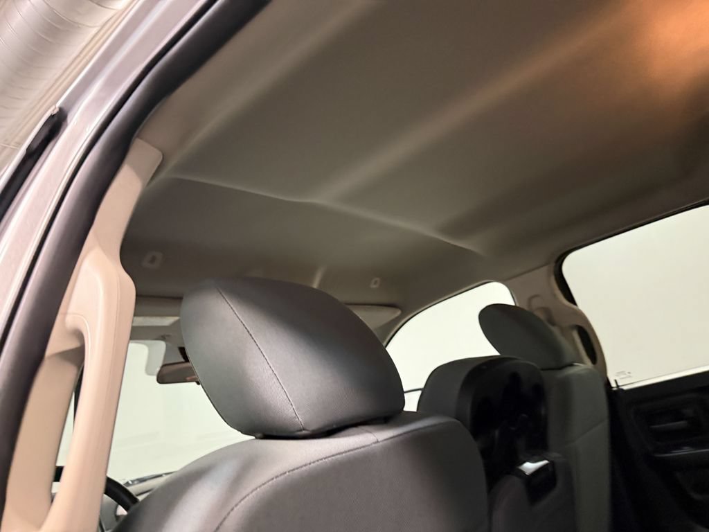 Used 2017 RAM 1500 Express RWD image 11