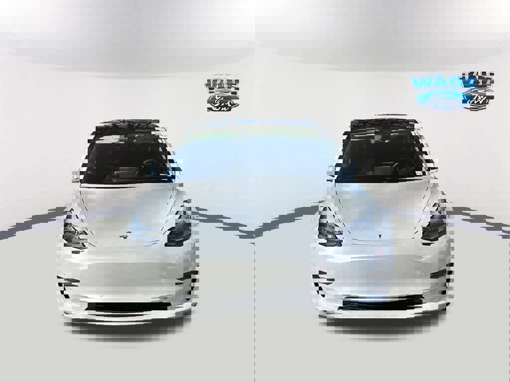 Used 2020 Tesla Model 3 Standard Range image 2