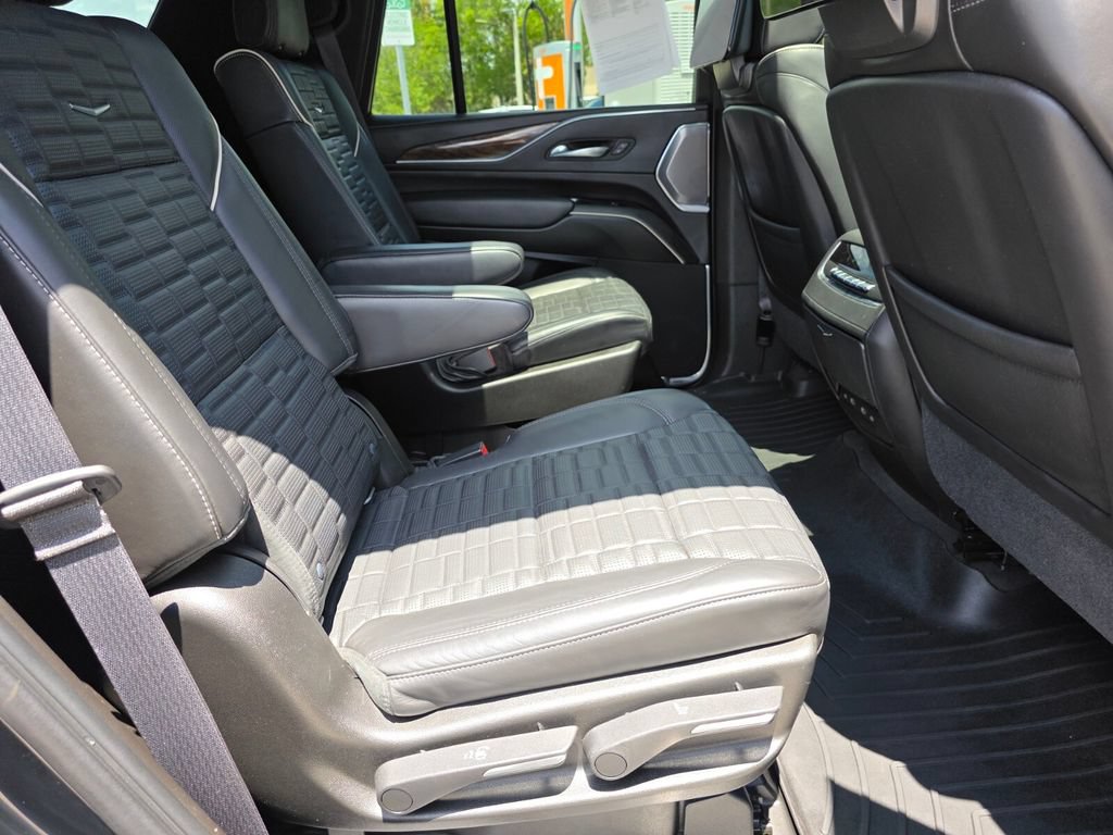 Used 2021 Cadillac Escalade Sport Platinum RWD image 18