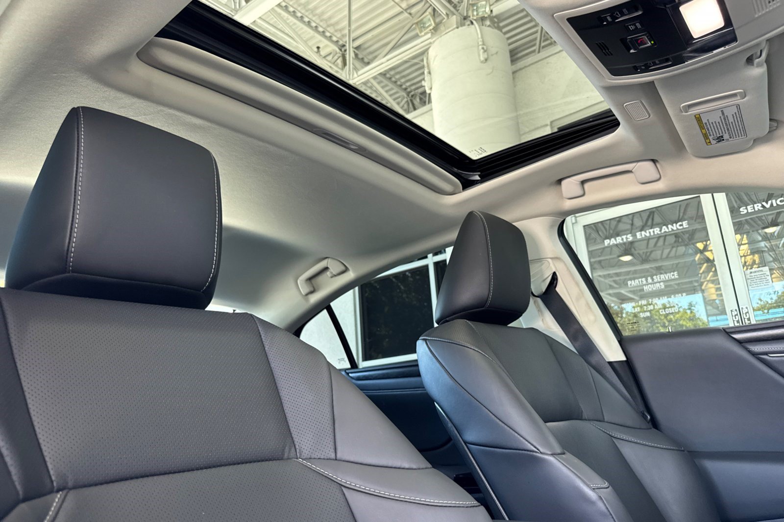 Certified 2025 Lexus ES 300h w/ Premium Package FWD image 20