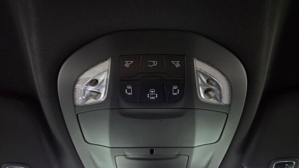 Used 2026 Chrysler Pacifica Select image 29