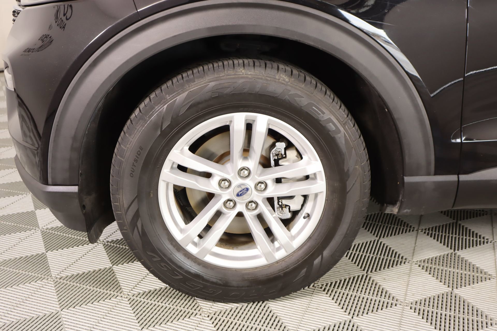 Used 2020 Ford Explorer XLT w/ Equipment Group 202A image 17