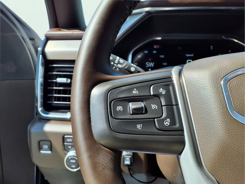 Used 2025 GMC Sierra 2500 Denali w/ Denali Reserve Package AWD/4WD image 17