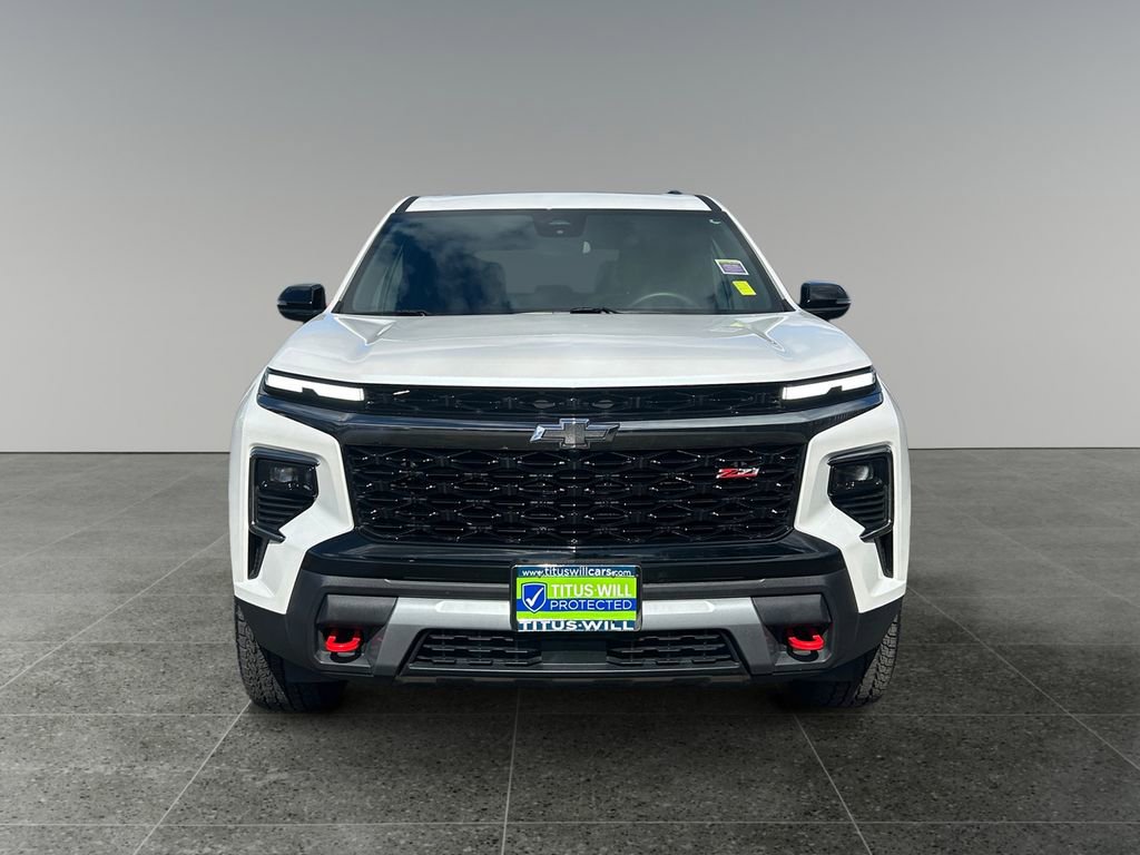 Used 2025 Chevrolet Traverse Z71 image 2