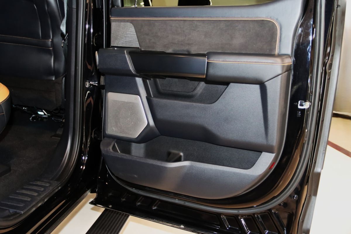 Used 2023 Ford F250 Platinum w/ FX4 Off-Road Package AWD/4WD image 75