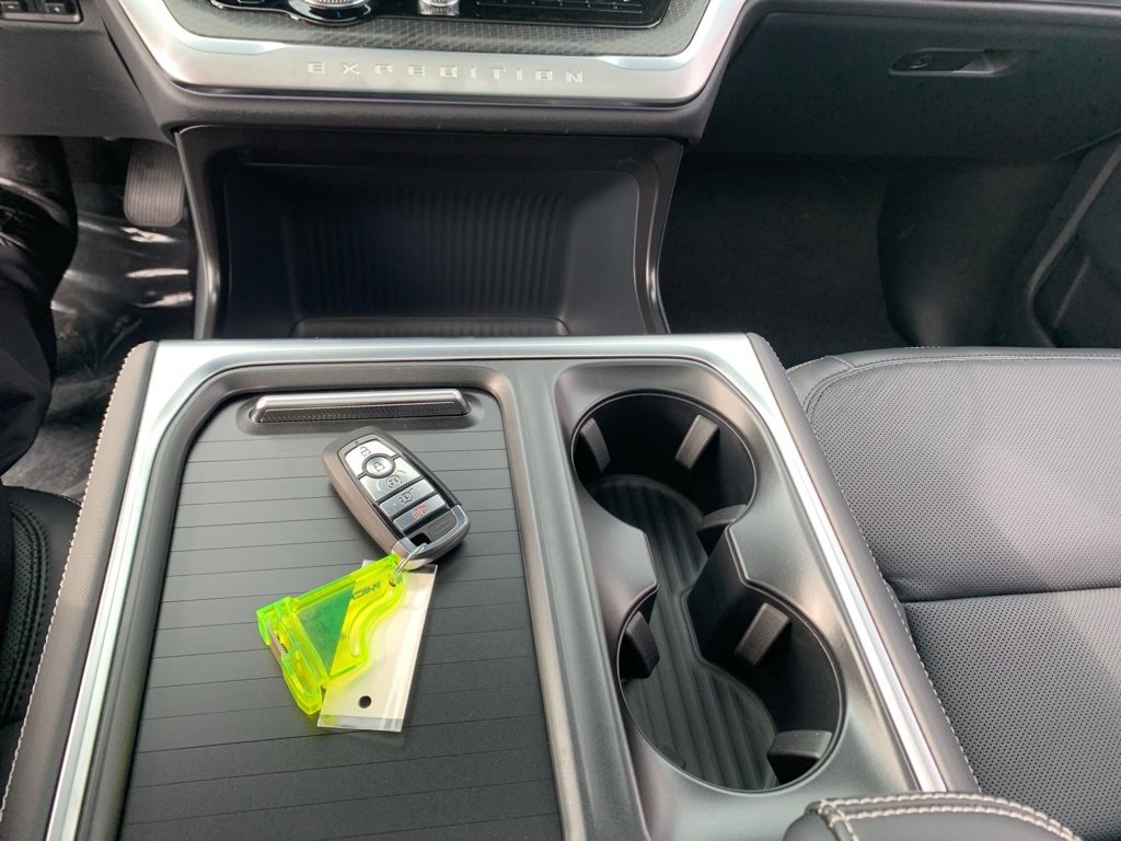 New 2026 Ford Expedition Max Platinum w/ Stealth Appearance Package image 32