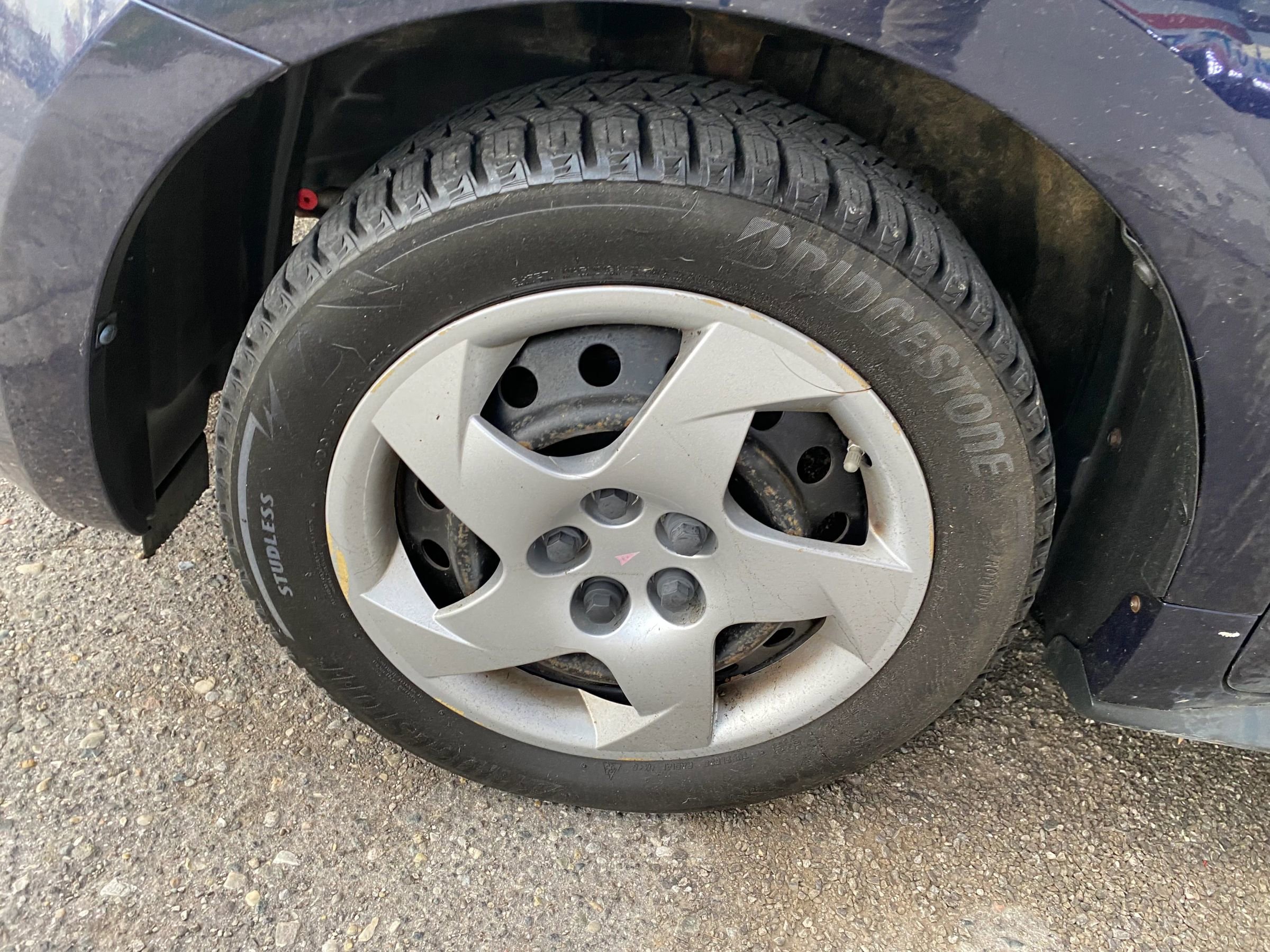 Used 2010 Pontiac Vibe image 19