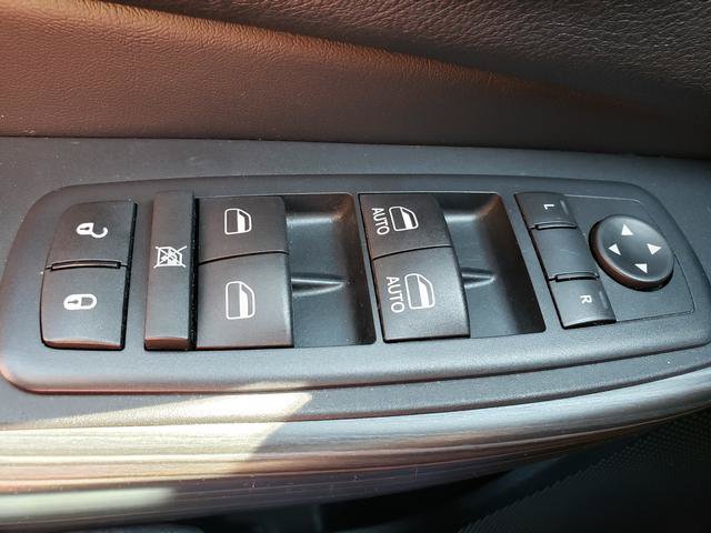 Used 2016 Jeep Cherokee 75th Anniversary AWD/4WD image 26