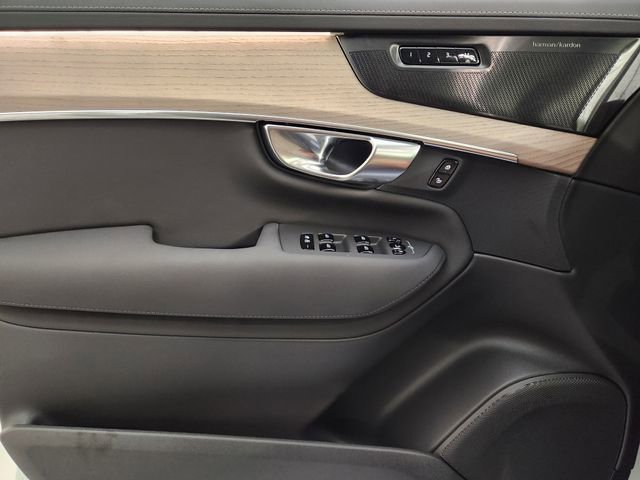 New 2026 Volvo XC90 B6 Plus w/ Protection Package Premier image 24