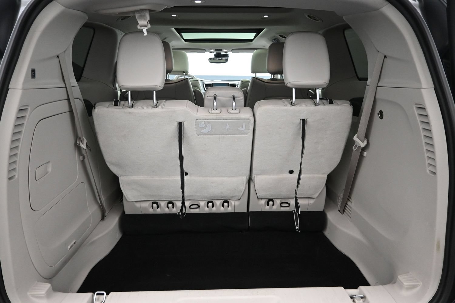 Used 2018 Chrysler Pacifica Limited w/ Advanced Safetytec Group FWD image 24