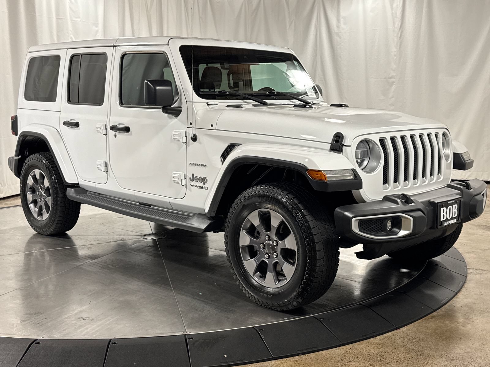 Used 2019 Jeep Wrangler Unlimited Sahara AWD/4WD image 6