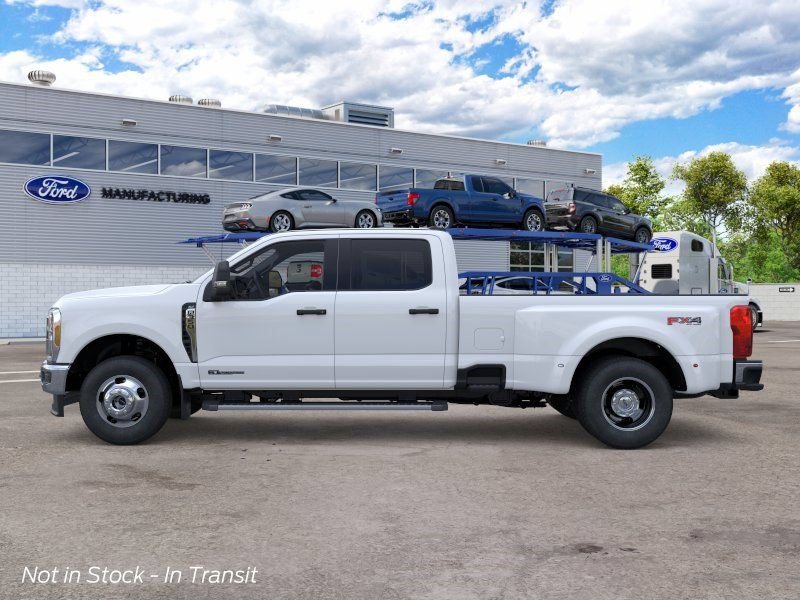 New 2026 Ford F350 4x4 Crew Cab DRW Super Duty image 3