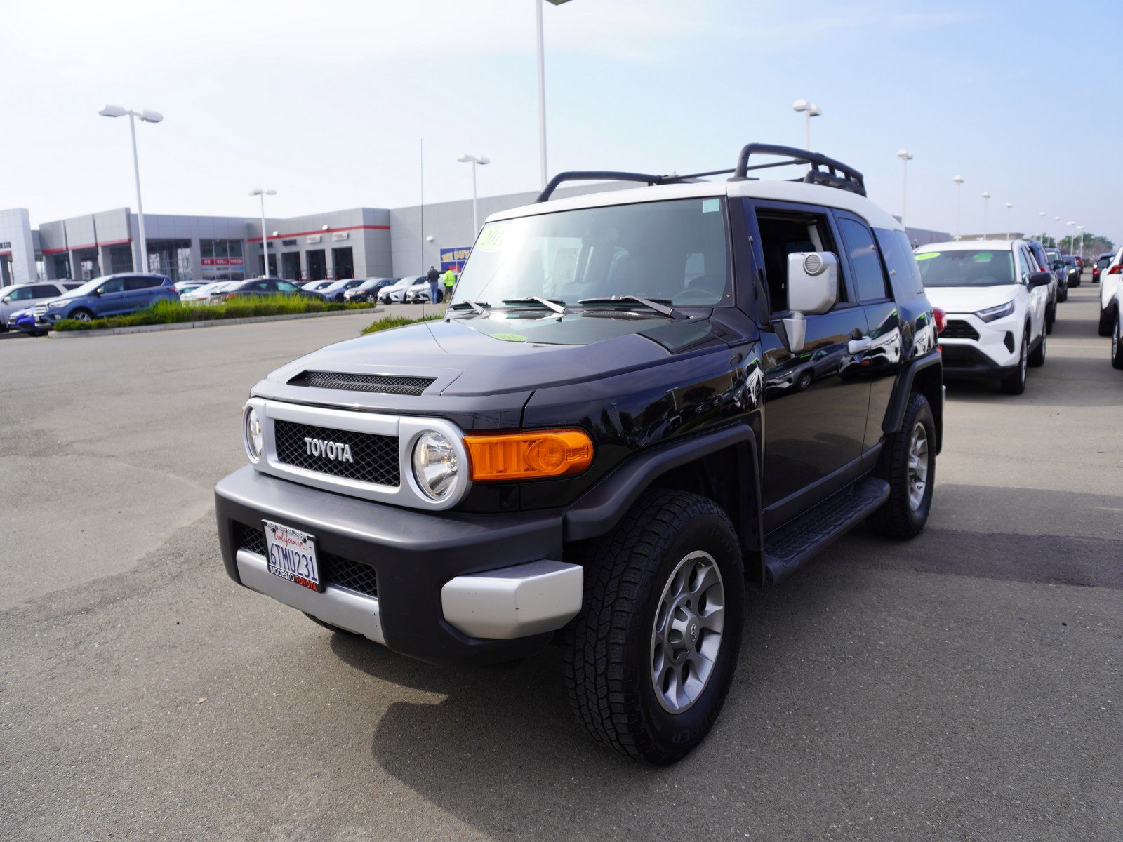 Used 2011 Toyota FJ Cruiser 4WD image 7
