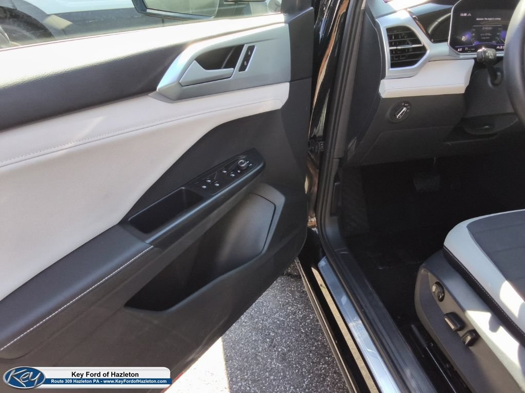 Used 2026 Volkswagen Taos SE AWD/4WD image 22
