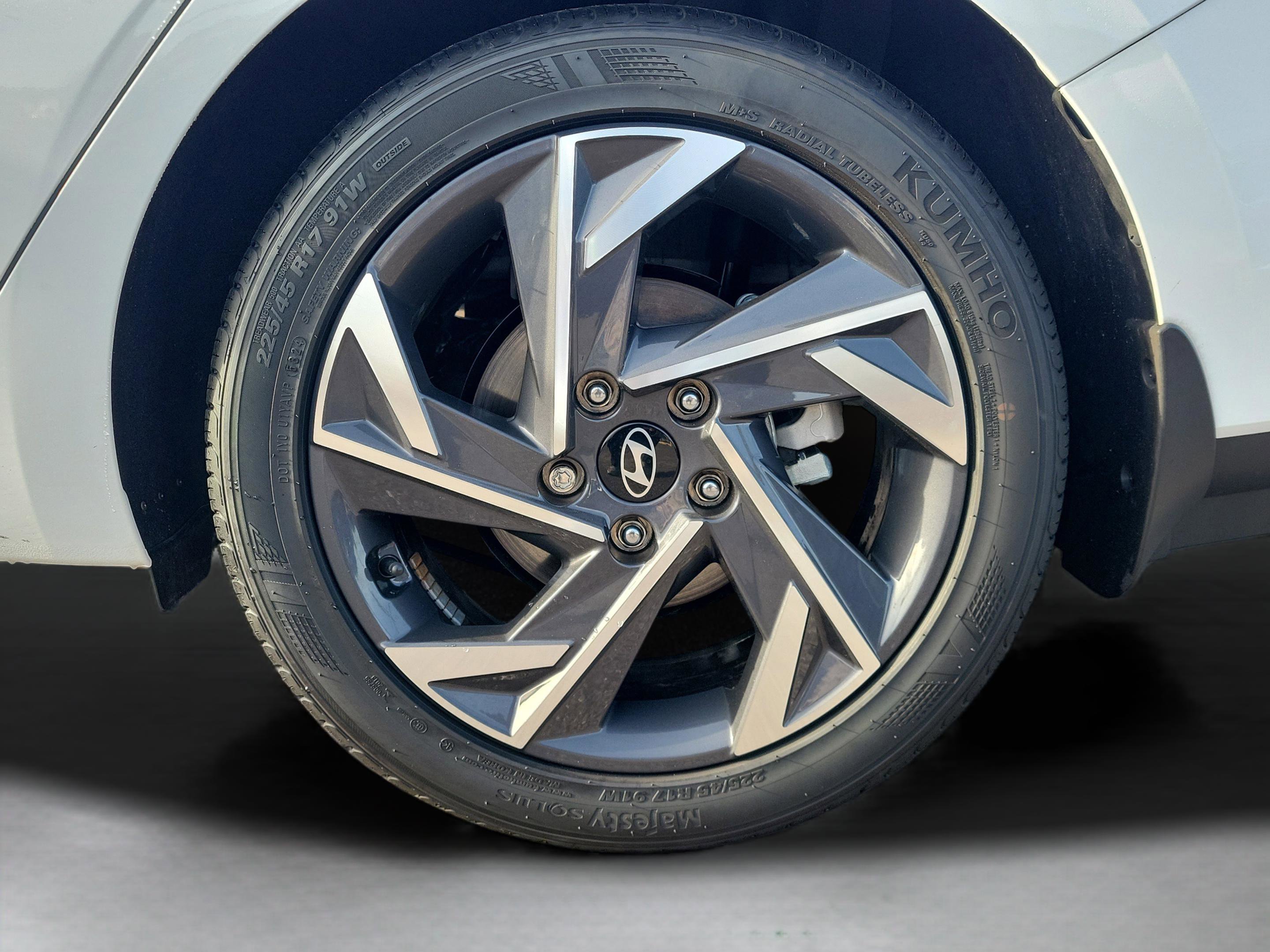 Certified 2025 Hyundai Elantra Sport image 5