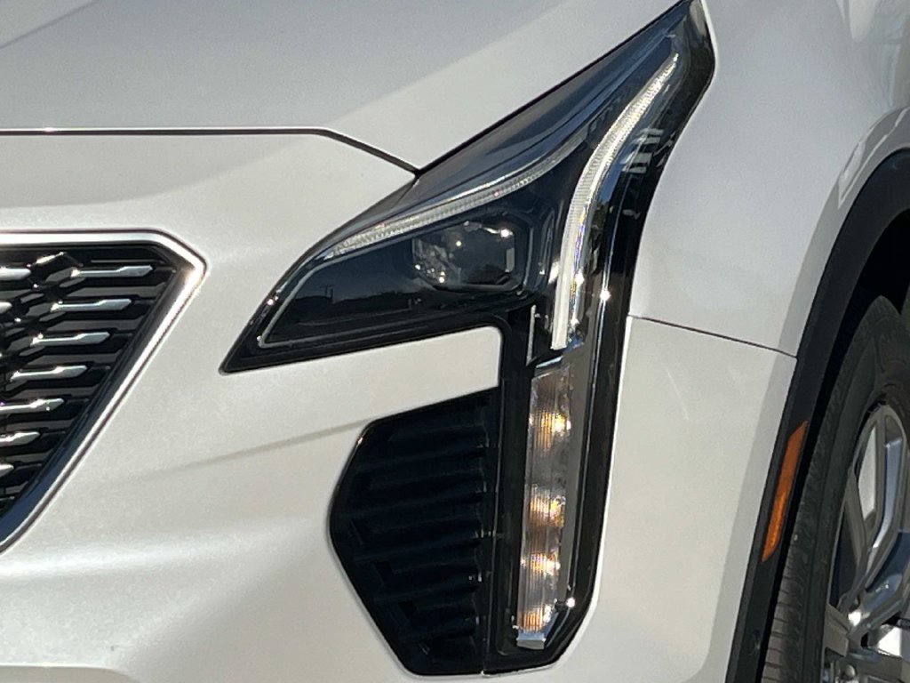 Certified 2023 Cadillac XT4 Premium Luxury w/ Enhanced Visibility Package FWD image 9