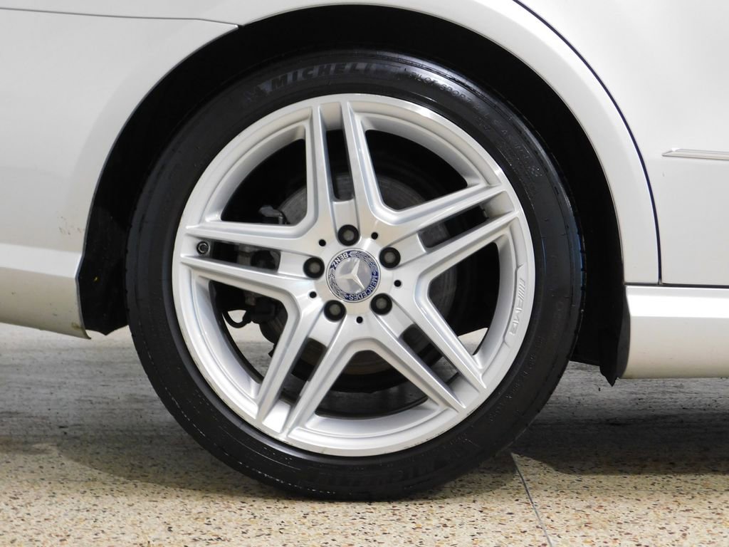 Used 2013 Mercedes-Benz E 350 4MATIC Sedan image 98