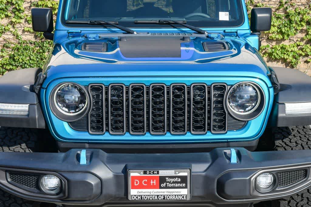 Used 2024 Jeep Wrangler Unlimited Rubicon 4xe w/ Convenience Group AWD/4WD image 5