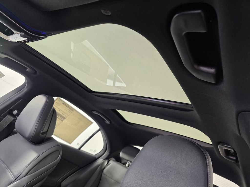 New 2026 Mercedes-Benz C 300 4MATIC Sedan image 9