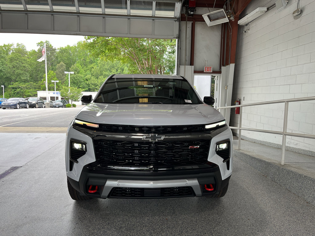 New 2026 Chevrolet Traverse Z71 w/ Enhanced Driving Package AWD/4WD image 2