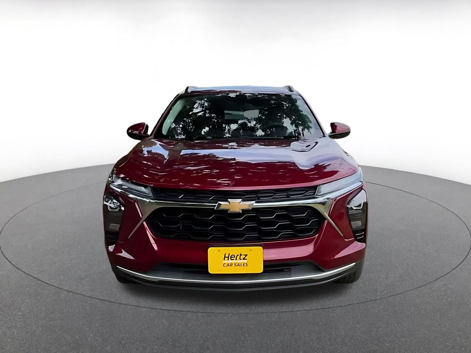 Used 2025 Chevrolet Trax LT FWD image 4