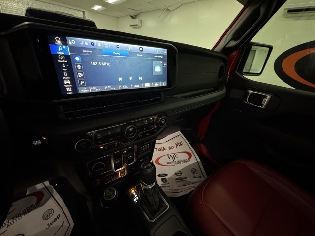 Used 2024 Jeep Wrangler Unlimited Rubicon 392 image 12