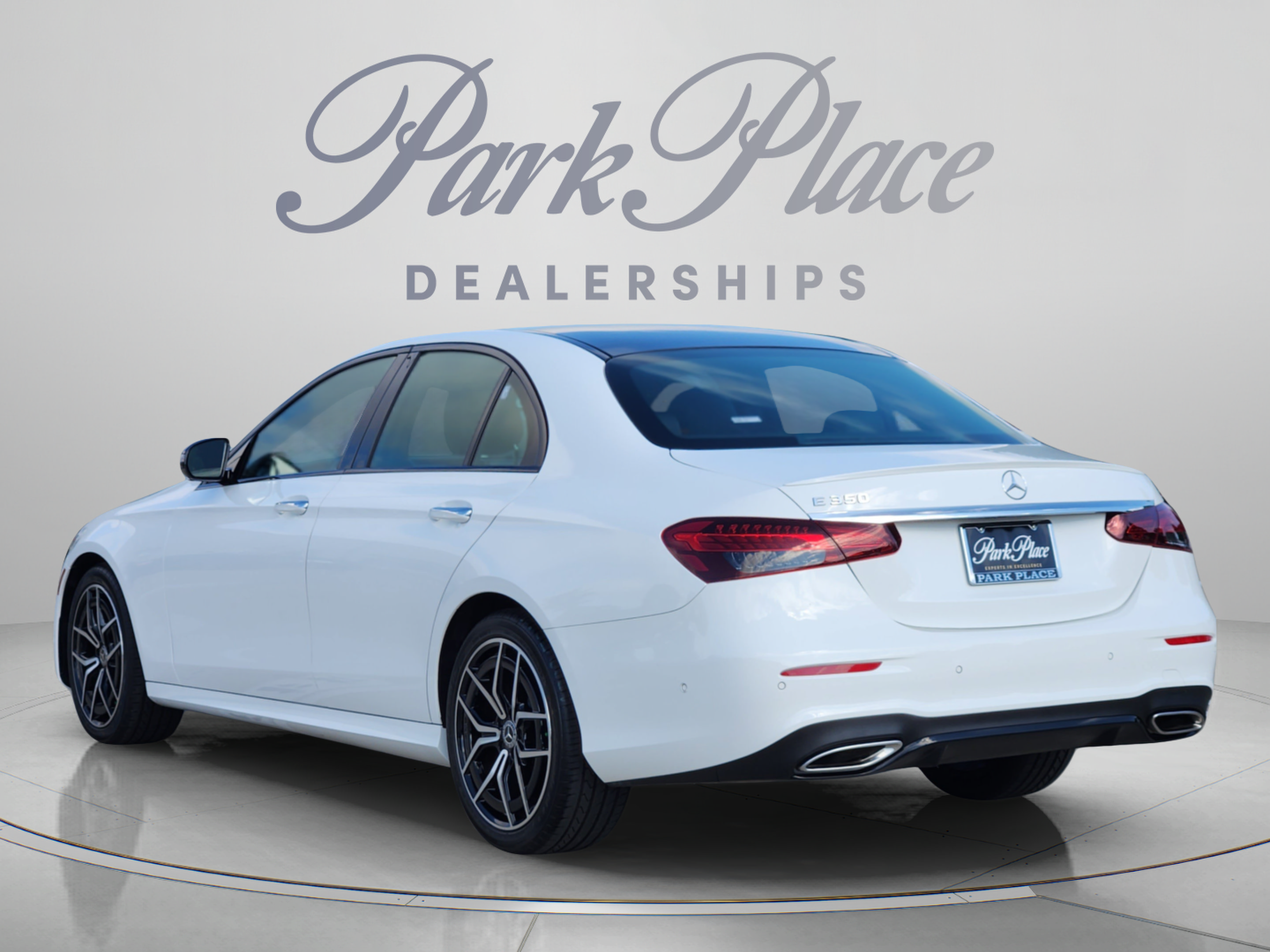Used 2023 Mercedes-Benz E 350 Sedan image 3