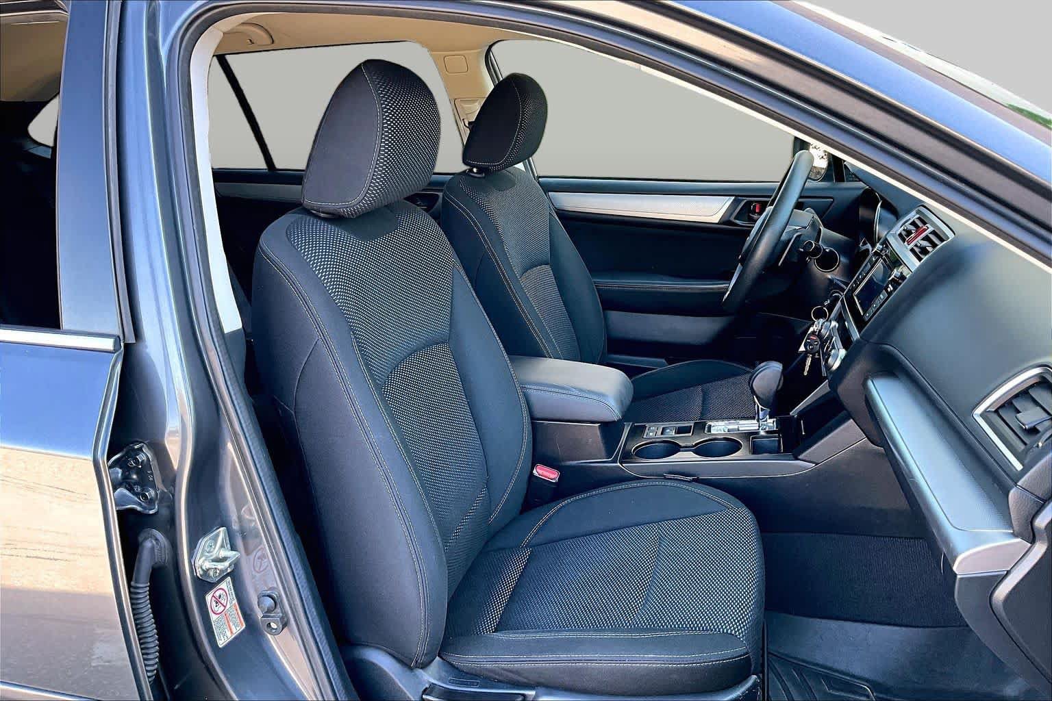 Used 2019 Subaru Outback 2.5i AWD/4WD image 8