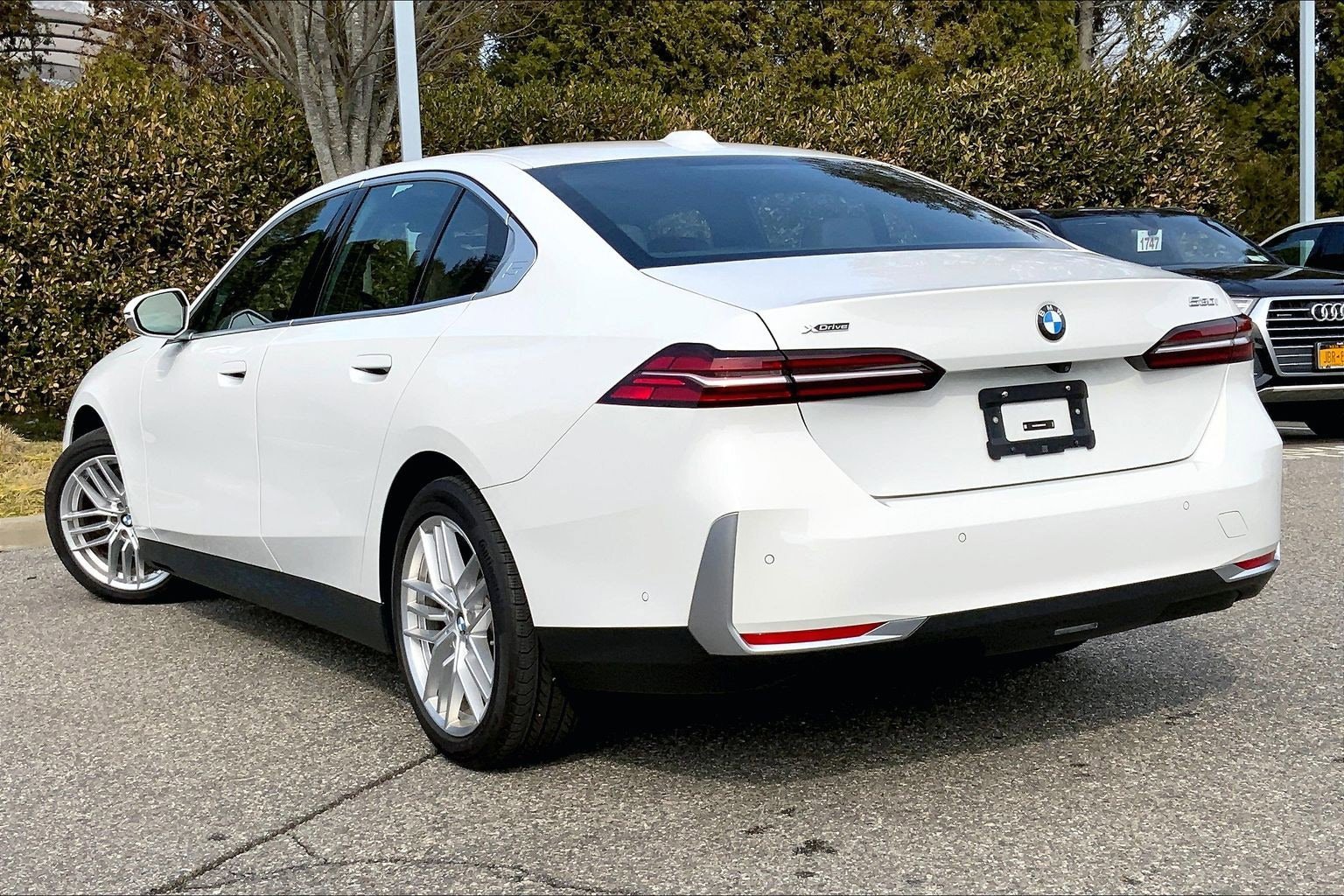 Used 2024 BMW 530i xDrive w/ Convenience Package AWD/4WD image 10