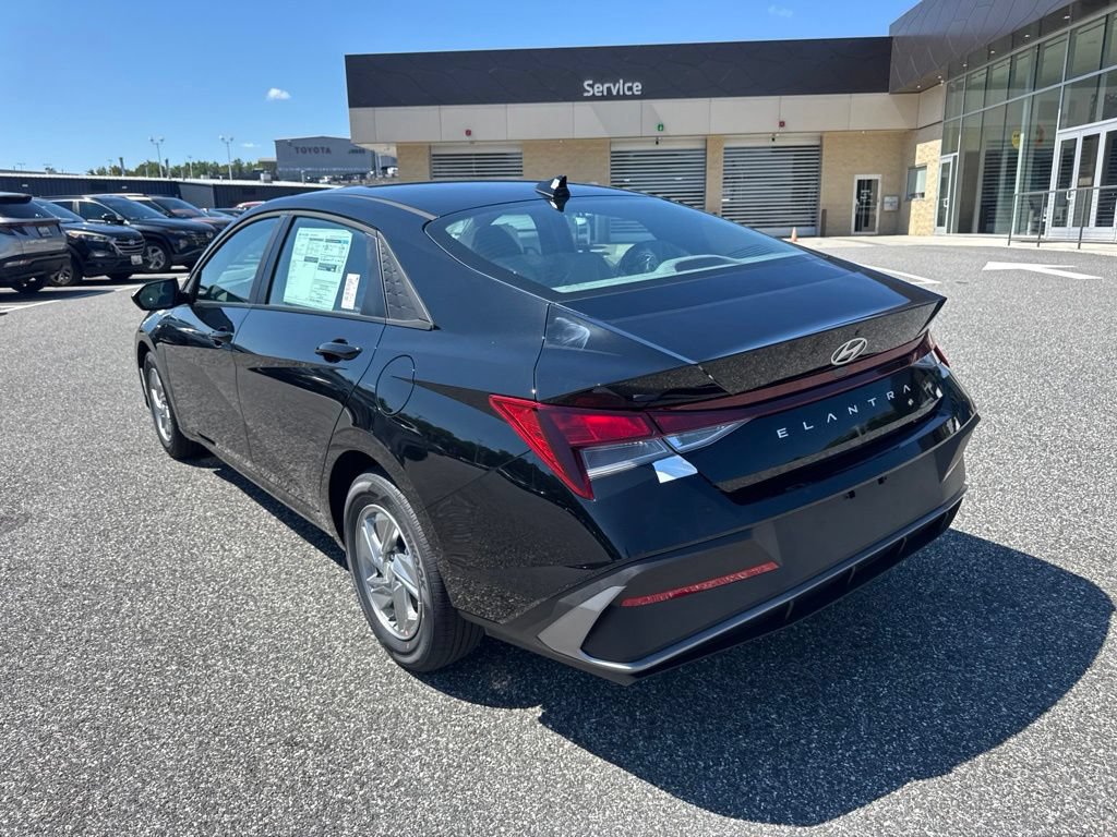 New 2026 Hyundai Elantra SE FWD image 7