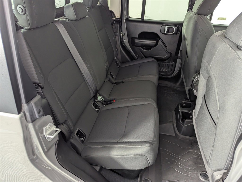 Used 2022 Jeep Gladiator Sport image 32