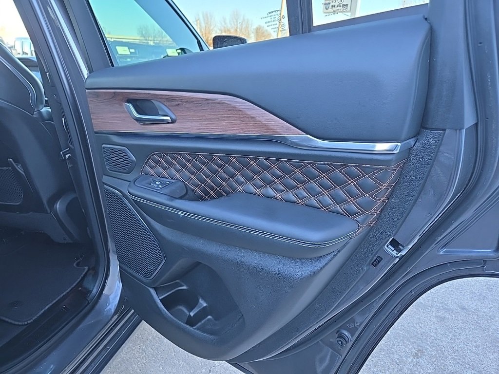 Used 2025 Jeep Grand Cherokee Summit image 87