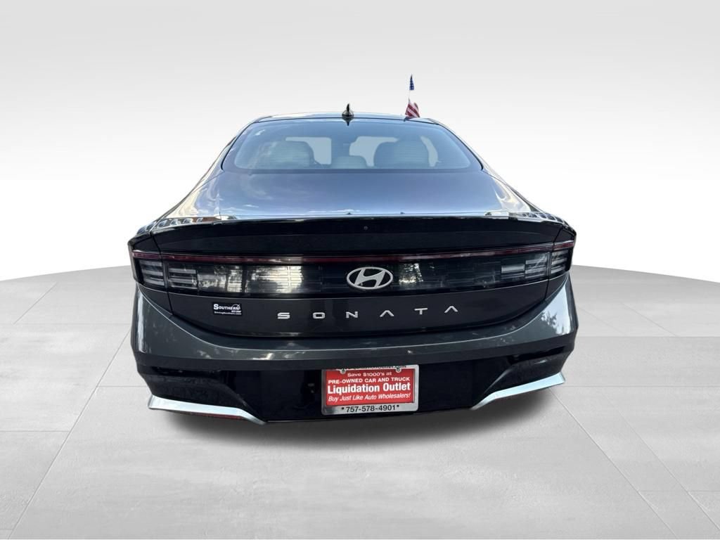 Used 2025 Hyundai Sonata SEL FWD image 4