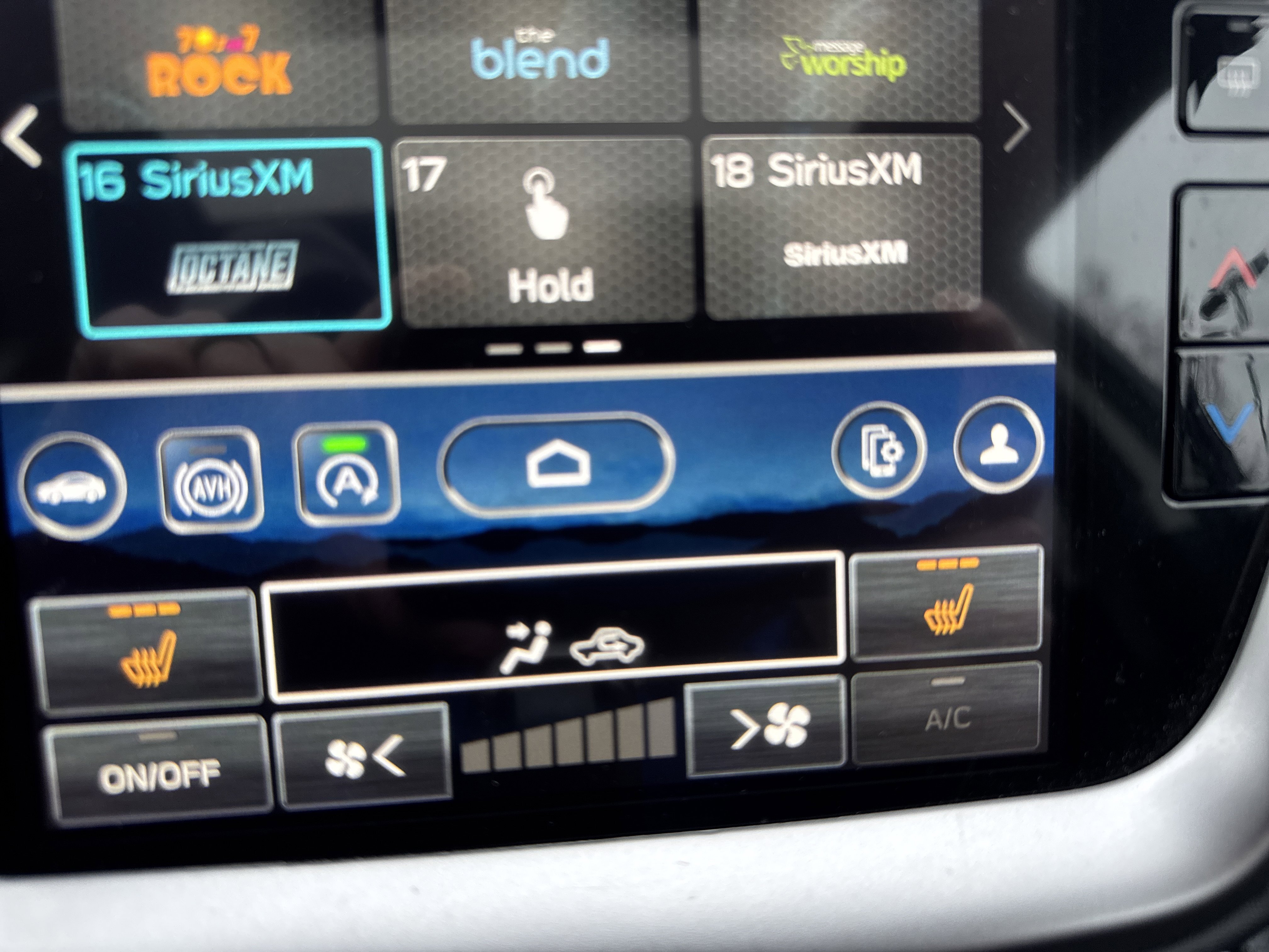 Certified 2025 Subaru Outback Premium w/ Popular Package #1A image 25