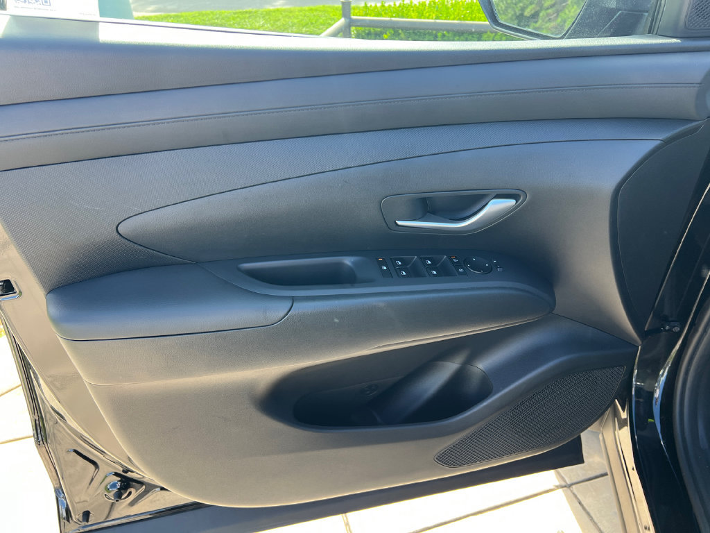 Used 2026 Hyundai Santa Cruz SE FWD image 16