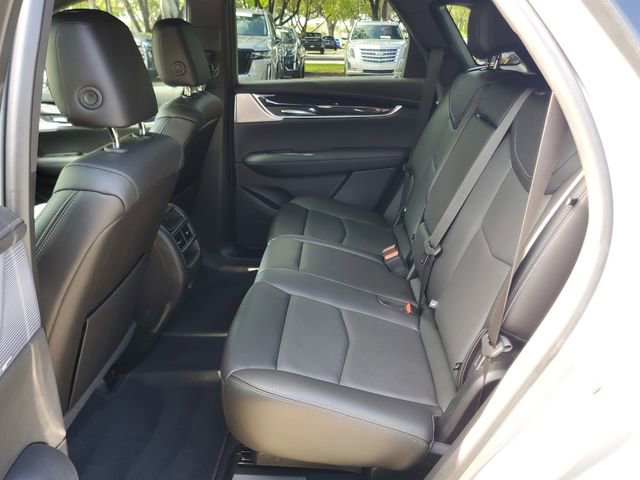 Certified 2023 Cadillac XT5 Premium Luxury w/ Technology Package FWD image 11