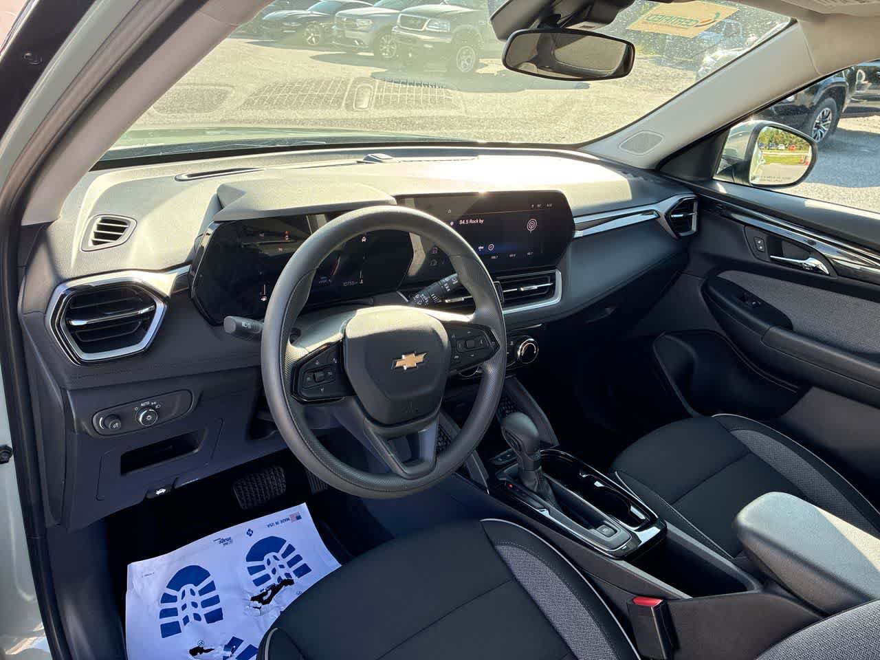 Used 2025 Chevrolet TrailBlazer LT FWD image 10