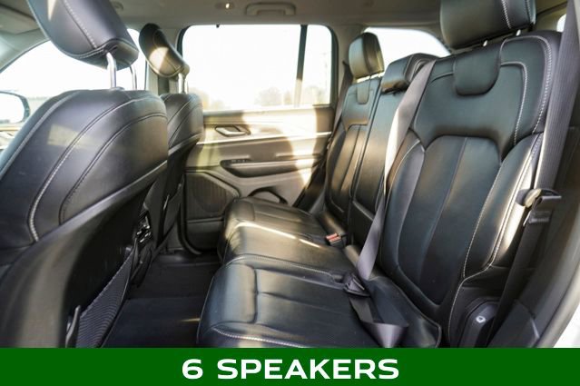 Used 2023 Jeep Grand Cherokee Limited w/ Luxury Tech Group II image 9