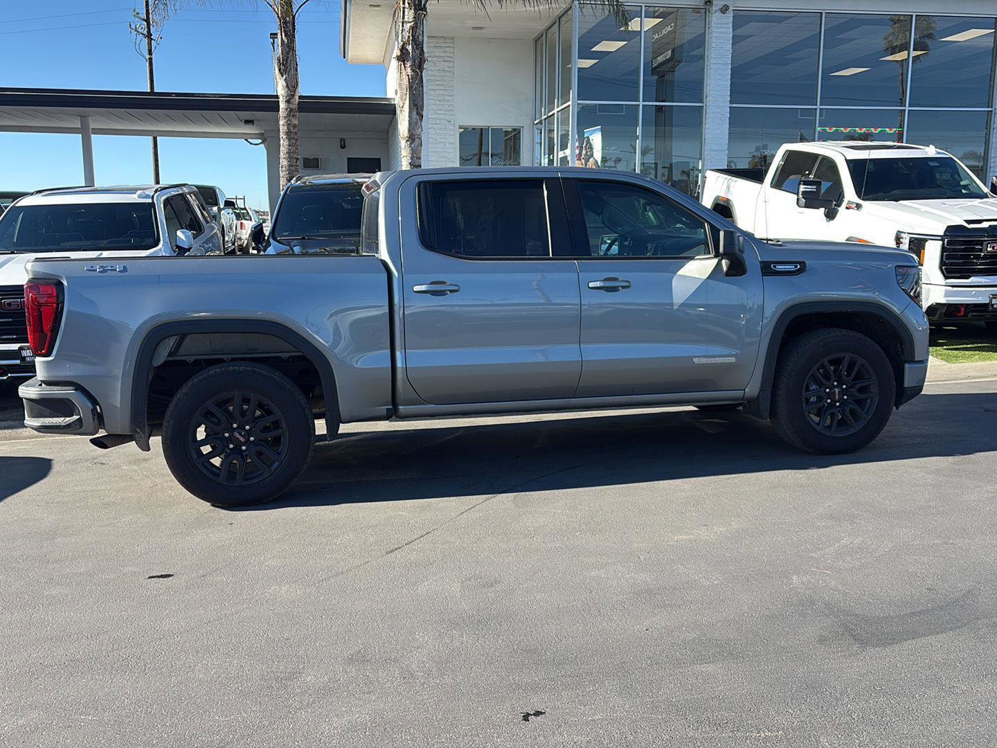 Used 2025 GMC Sierra 1500 Elevation AWD/4WD image 4