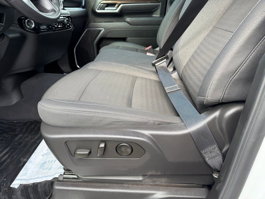 Used 2025 Chevrolet Silverado 2500 LT w/ Convenience Package image 14