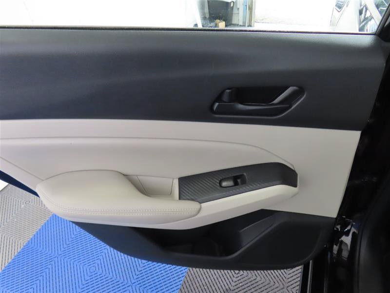 Used 2025 Nissan Altima 2.5 SV FWD image 27