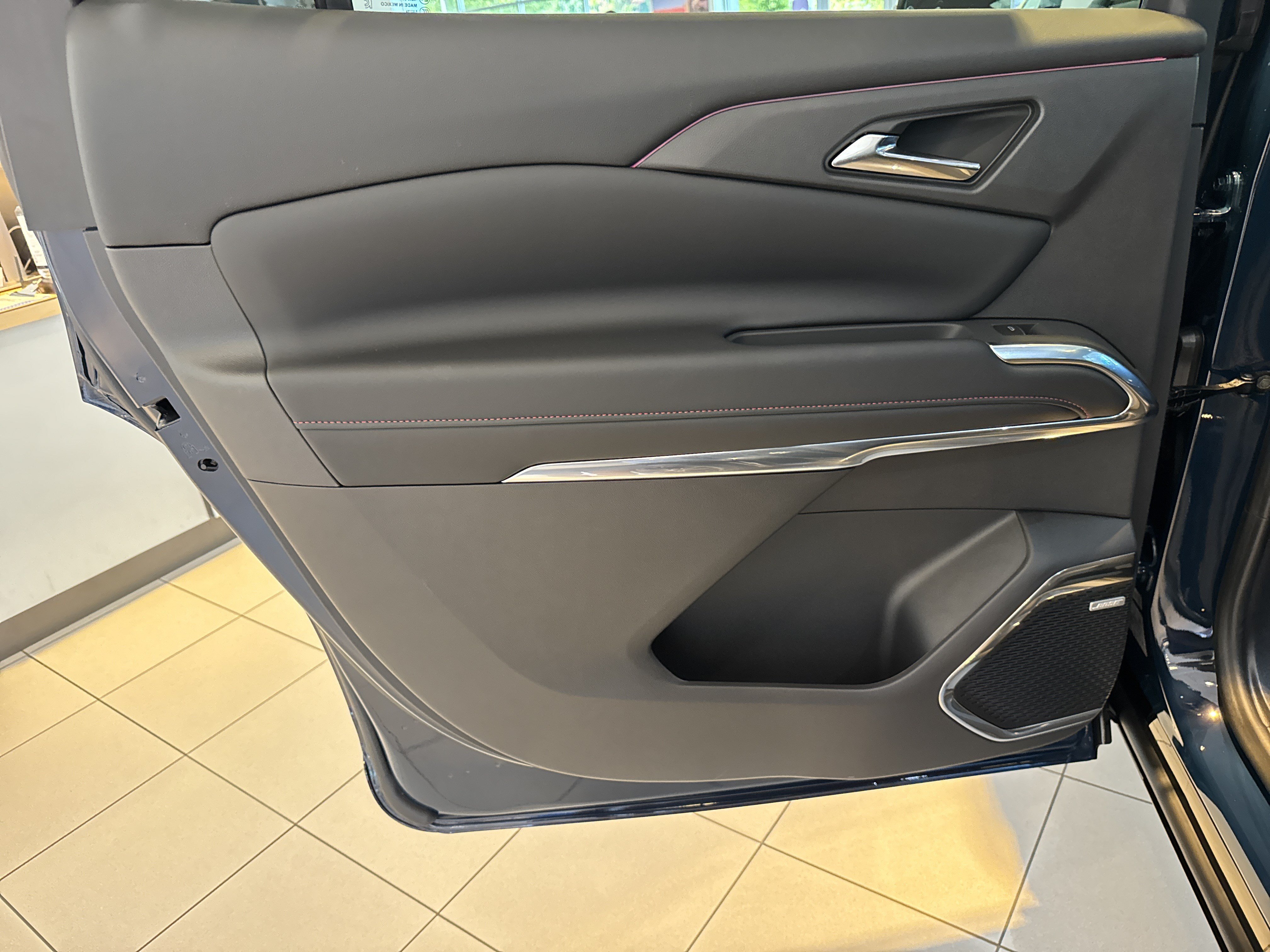 New 2027 Chevrolet Traverse RS FWD image 23