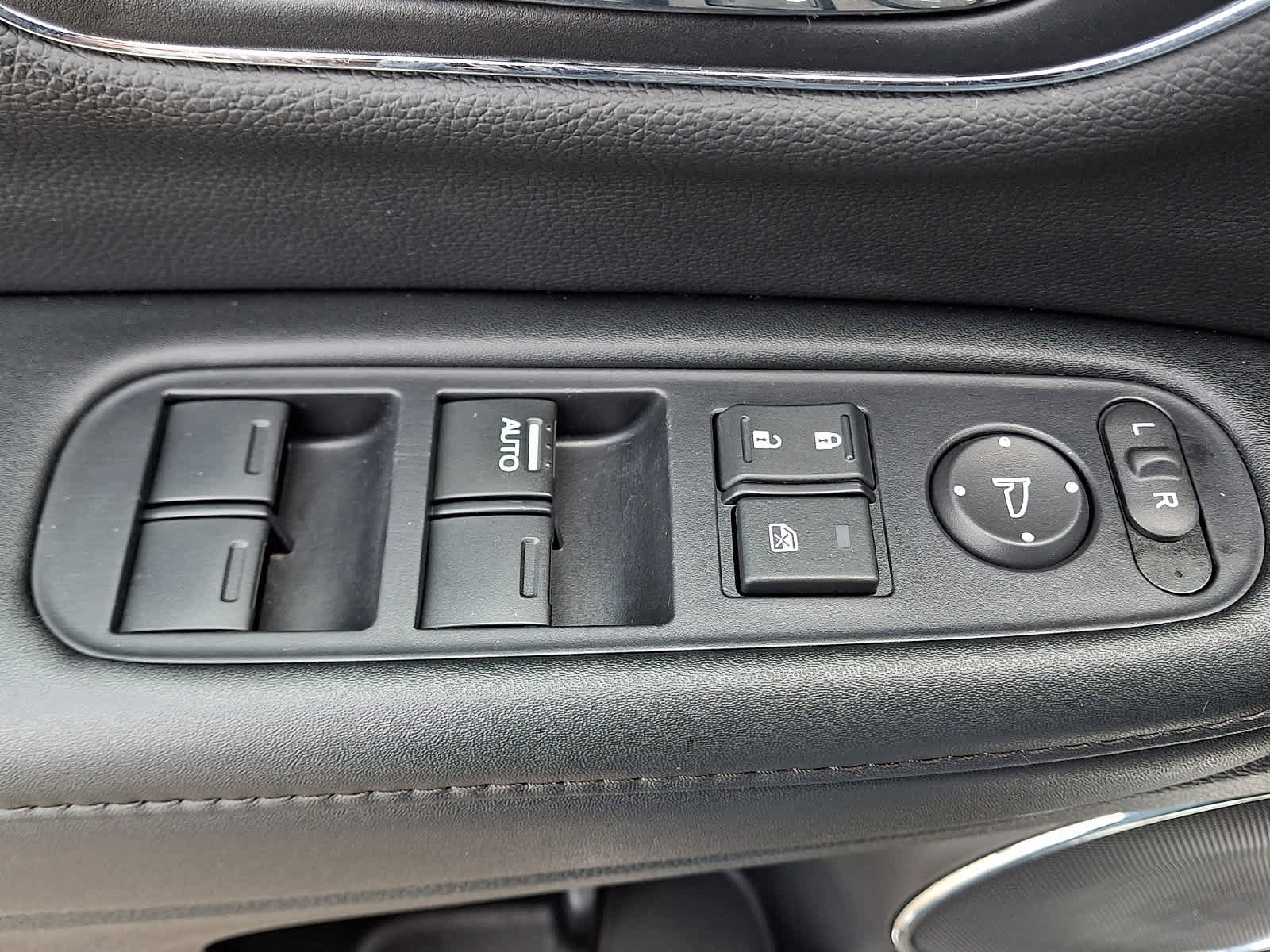 Certified 2019 Honda HR-V EX-L image 26