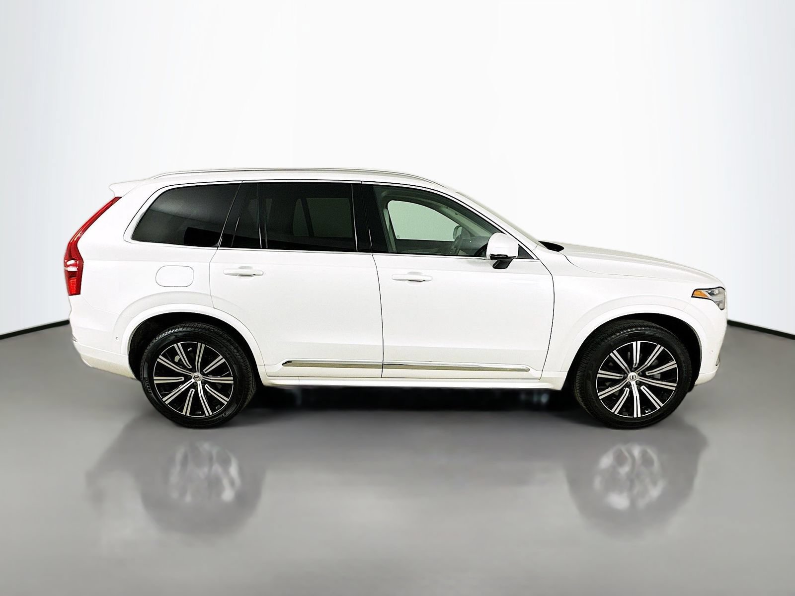 Used 2023 Volvo XC90 B6 Plus w/ Protection Package Premier AWD/4WD image 4