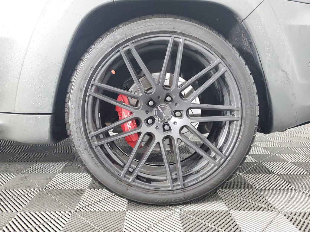 Used 2021 Jeep Grand Cherokee SRT image 33