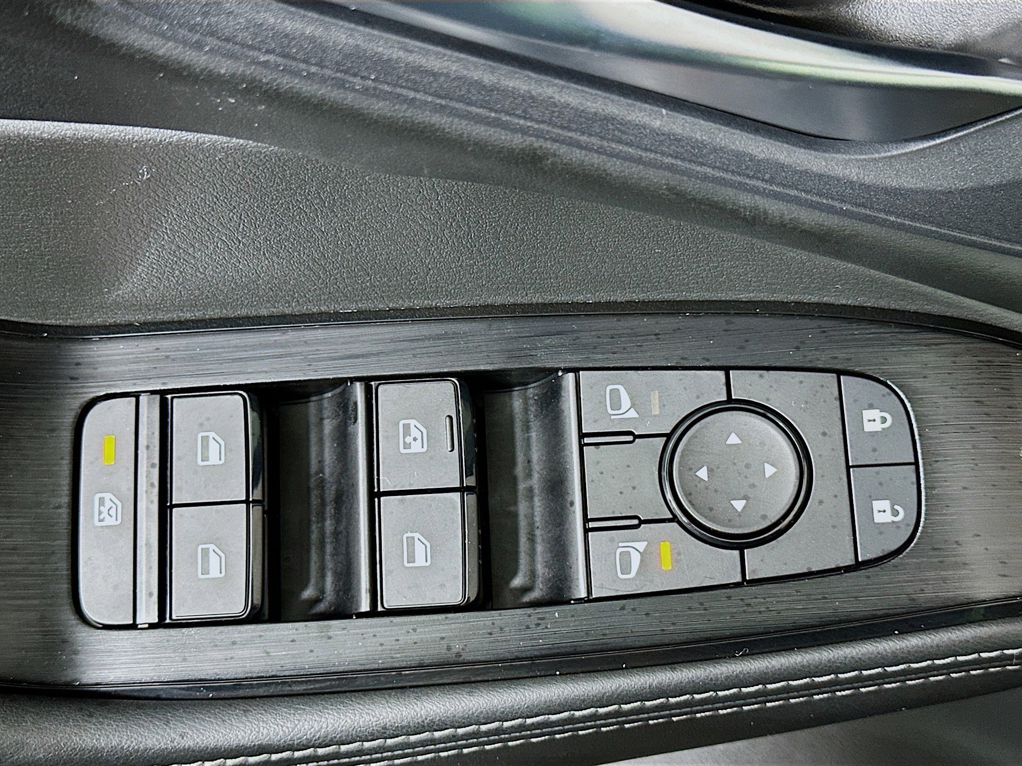 Used 2023 Nissan Rogue SV w/ SV Premium Package image 15