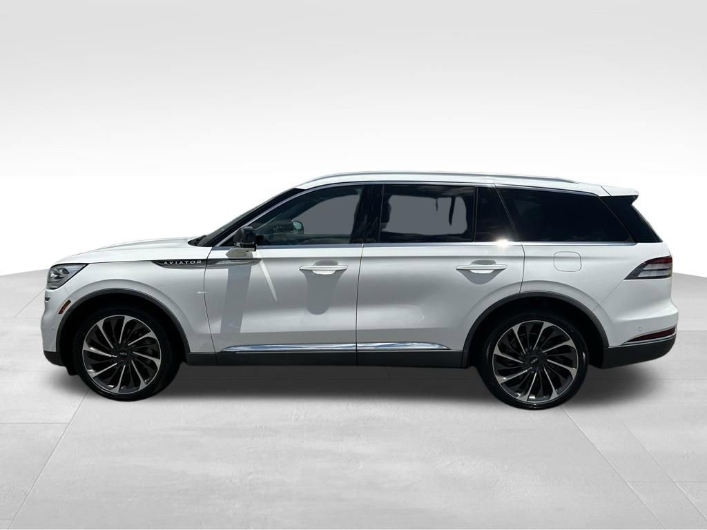 Used 2021 Lincoln Aviator Reserve w/ Equipment Group 202A AWD/4WD image 2